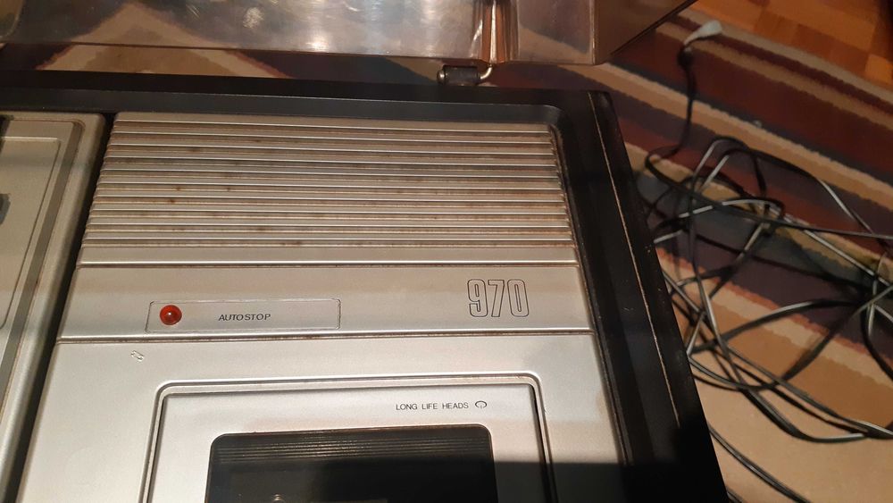 gira discos e rádio Radiola anos 60