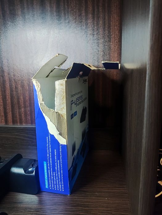 Підставка для ПС 4, DOBE для вертикального розміщення