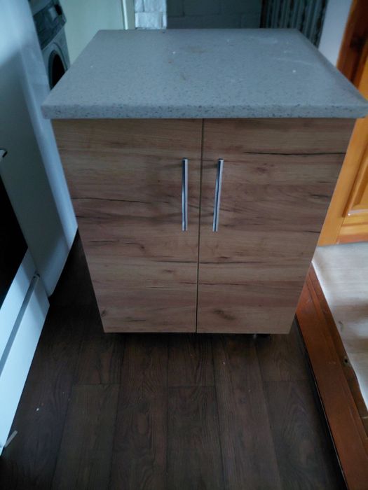 Кухонний модуль зі стільницею