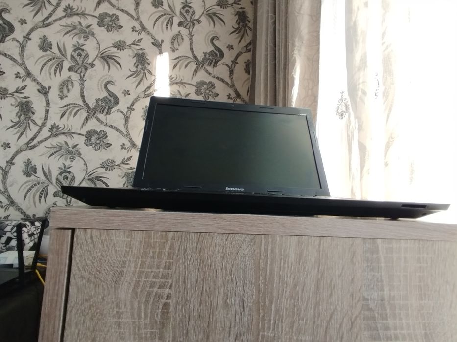 Для навчання та роботи Hоутбук Lenovo B 5400/Процесор двоядерний Pentium 2.30GHz/Оперативна пам'ять 8GB/ОС Windows 10Pro /HDMI,Bluetooth,WI-FI