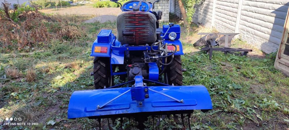 Продам трактор dw