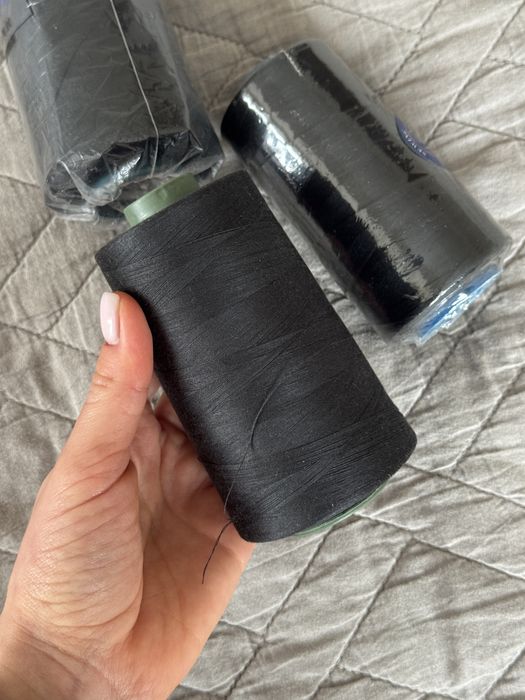 Нові швейні нитки темні сірі чорні. Нитки швацкі