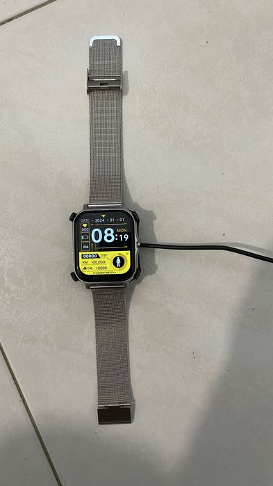 Smartwatches (2 relogios) bom estado