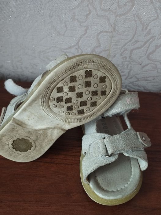 Босоніжки для дівчинки