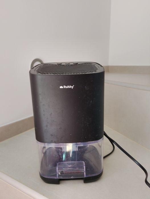 Osuszacz powietrza pochłaniacz wilgoci 36W , 45db Ruhhy