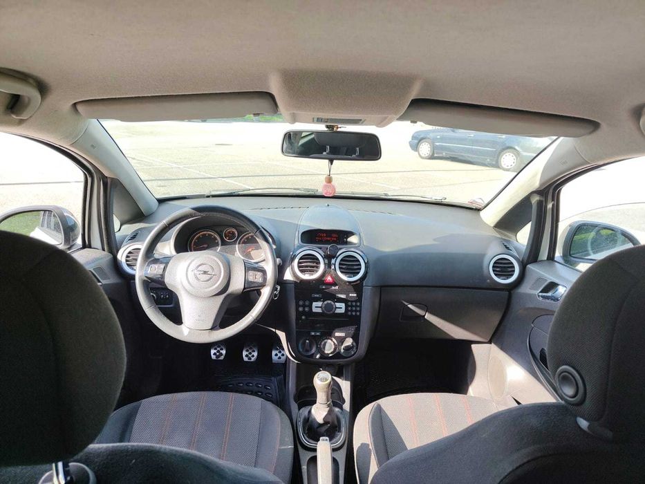 Opel Corsa Black Edition