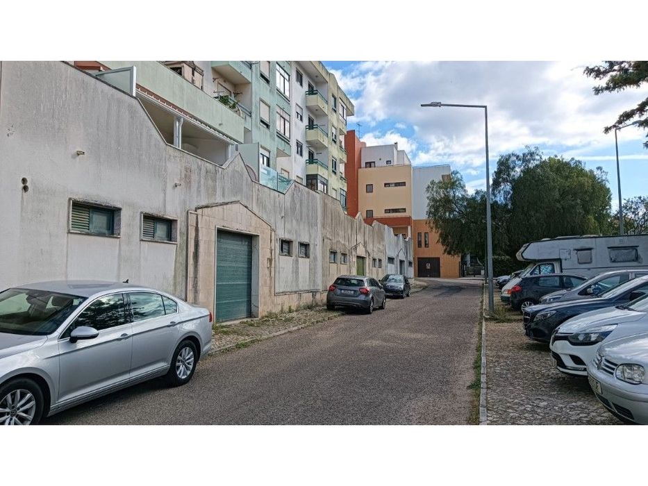 Garagem Fechada em Alverca do Ribatejo