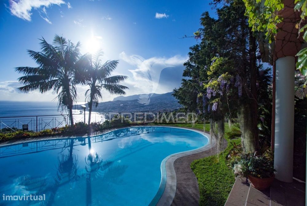 Moradia com vista deslumbrante para a cidade do Funchal