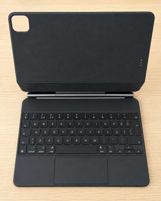 iPad Pro 11” M1 128GB + Magic Keyboard + Apple Pencil — com caixas