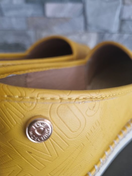 Alpercatas love moschino