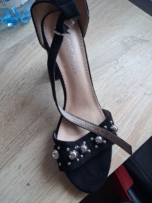 Czarne buty na wysokim obcasie 10 cm