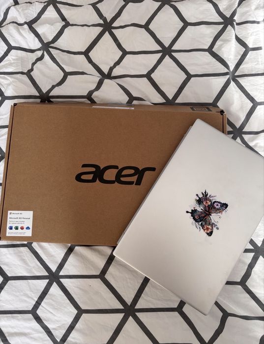 Acer Swift 1 SF114-34-C5J1 kolor pure silver