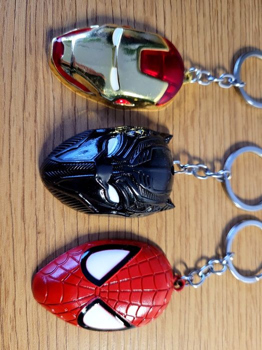 Breloki Marvel - Iron Man, Spider-Man, Czarna Pantera, Rękawica