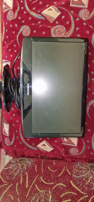 Samsung SyncMaster B1930 19" — монітор + кабелі
