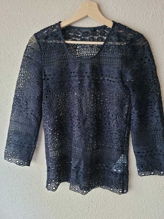 Czarna koronkowa prześwitującą bluzka Only