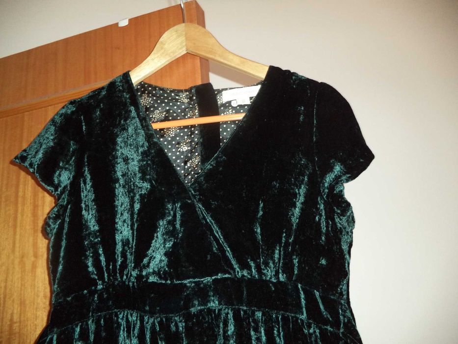 Vestido de veludo verde garrafa