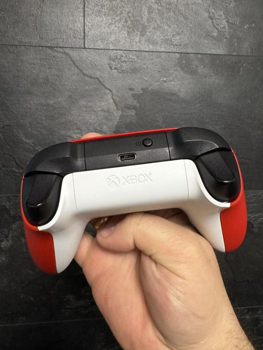 Геймпад Microsoft Xbox Wireless Controller Pulse Red