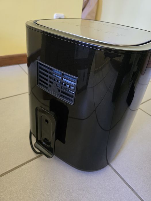 Airfryer Aigostar 7l com Wi-Fi em caixa