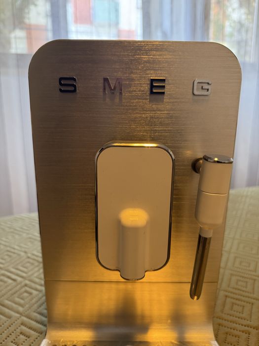 Maquina cafe automatica Smeg