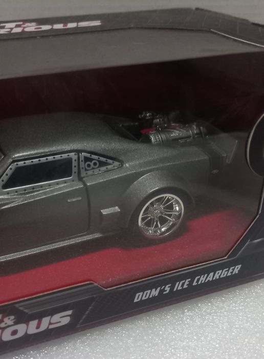 Dom's ice charger Fast & Furious 1:32