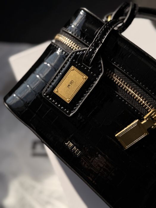 JW PEI cleo box SHAPE top HANDLE bag