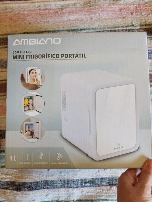 Vendo mini frigorífico portátil novo