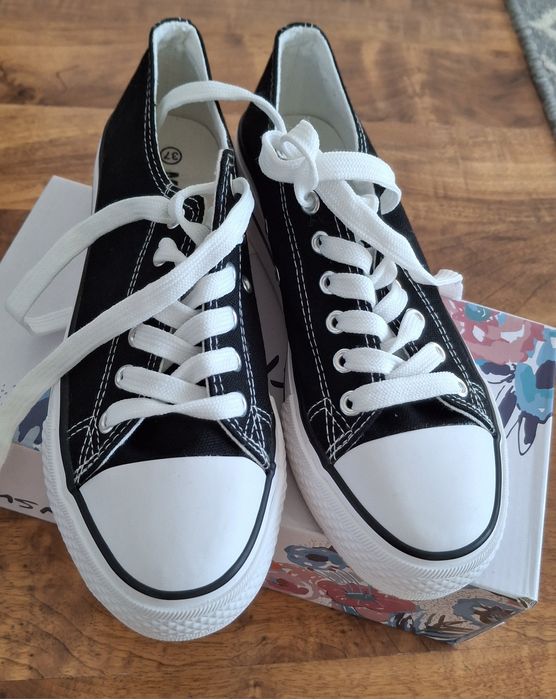 Trampki na grubszej podeszwie