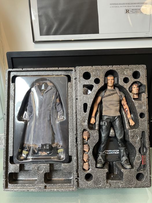 Фигурка 1/6 1/6 hot toys mms 100 TERMINATOR SALVATION MARCUS