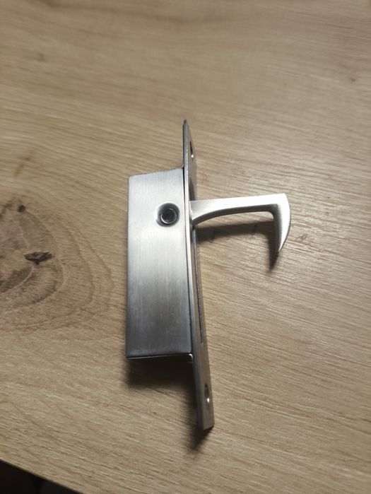 Uchwyt do drzwi przesuwnych