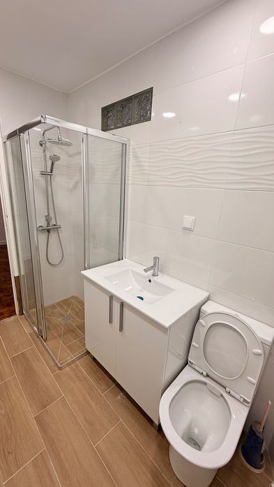 T2 Totalmente Remodelado com Espaço Exterior ,Ar-Cond Todas Divisões