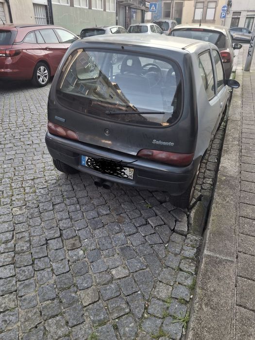 Vendo Fiat Seicento  (preço não negociável)