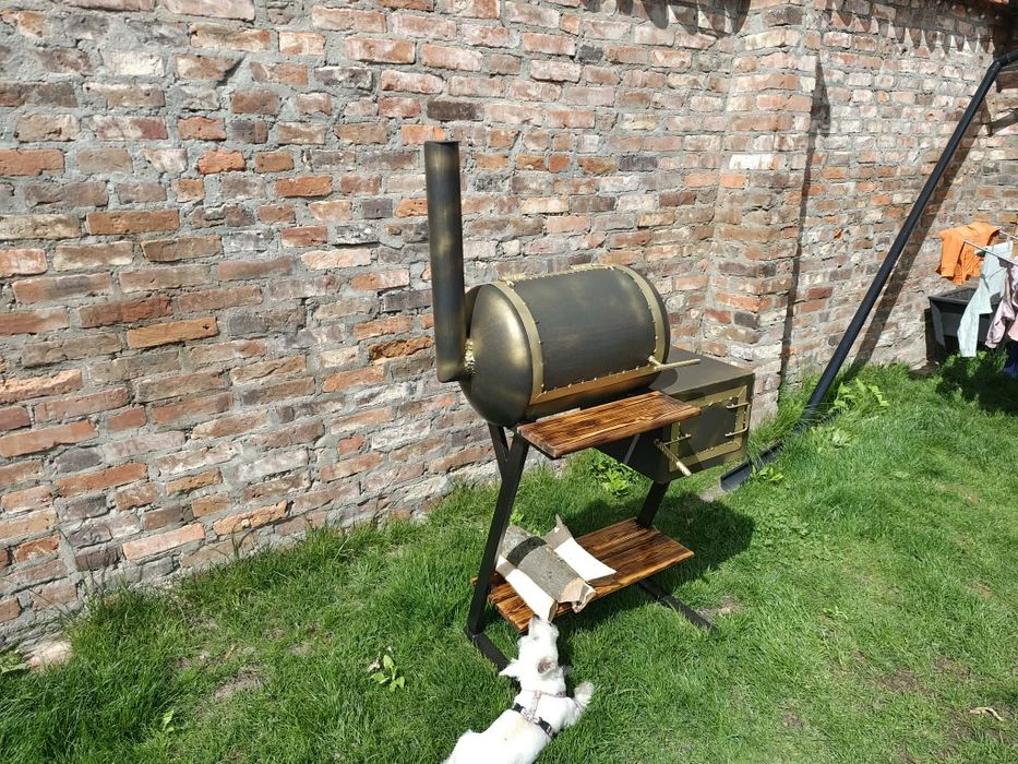 Grill smoker bbq własnej roboty loft Solidny.