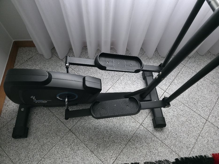 Elíptica semi profissional como nova