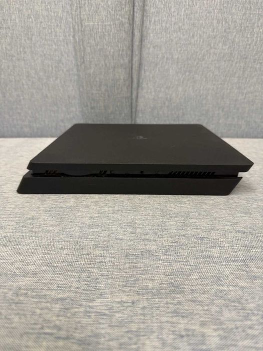 Приставка Playstation 4 slim 1Tb / 1 Геймпада! + Диски / Стан 10/8