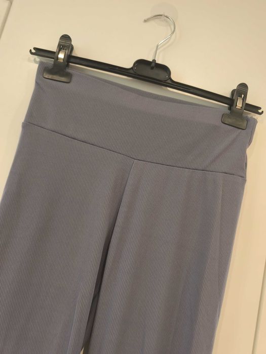 Nowe Legginsy Prążek