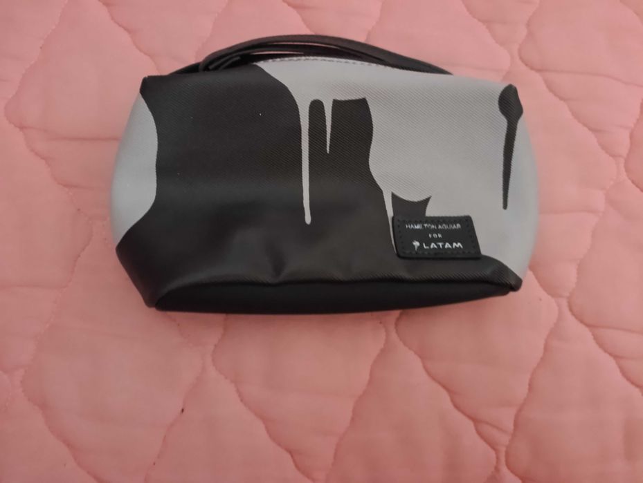 Saco de praia, bolsa/carteira de mão e necessaire
