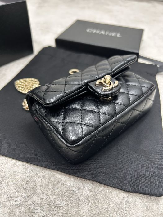 Брелок в стилі Chanel