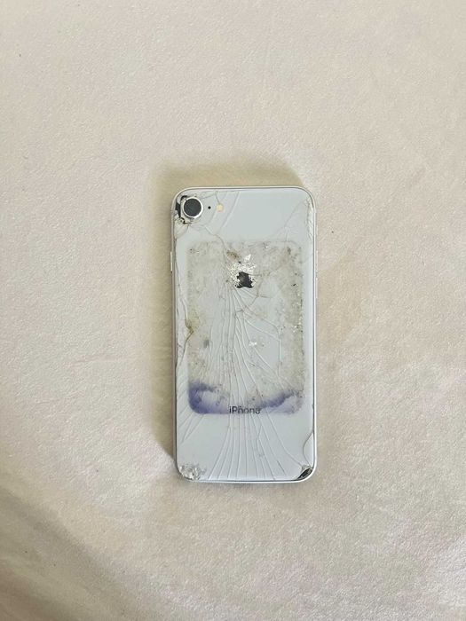 iPhone 8 prateado