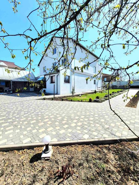 Продам гарний, доглянутий будинок для великої сім'ї+ 36 соток з/д.