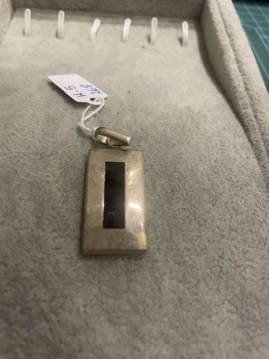 Ciekawa srebrna zawieszka prostokąt