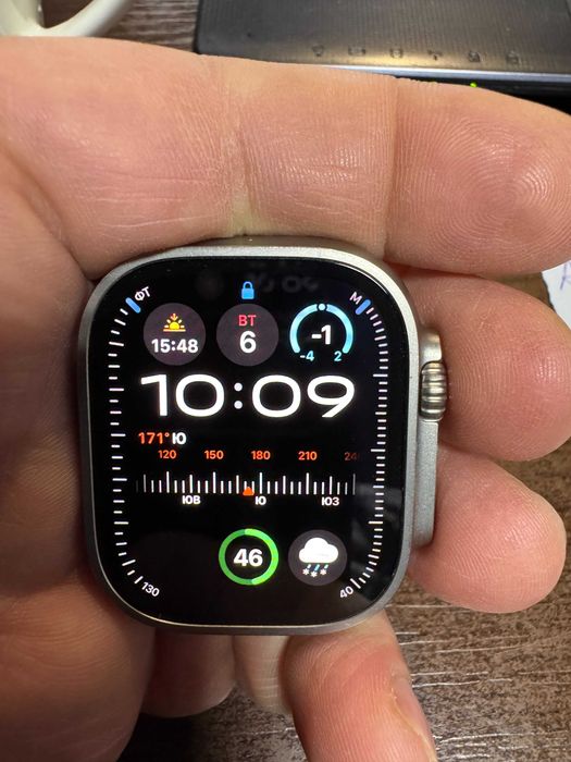 Apple Watch Ultra 2 Titanium
