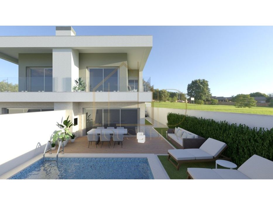 LUXUOSA Moradia T4 com Piscina. Fernão Ferro