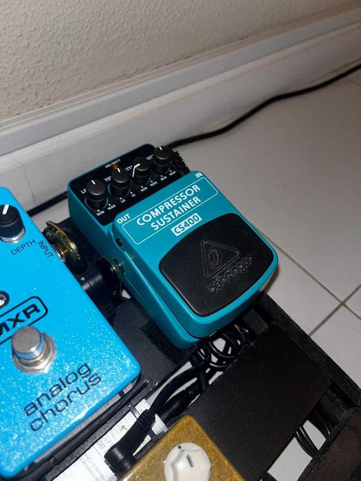 Pedal Behringer CS400 Compressor Sustainer