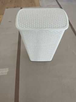 Cesto de roupa Curver com tampa 60 l