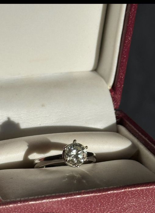 Циркон 1 карат новий