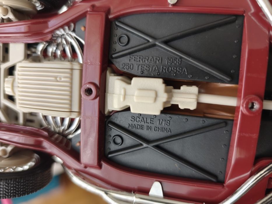 1/18 Ferrari testarossa 1958 com road fuel pump Shell Maisto