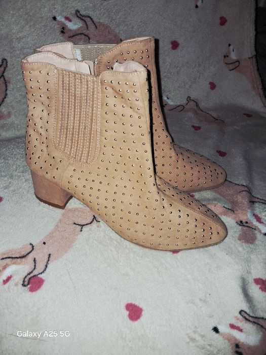 Botki beżowo zlote 37