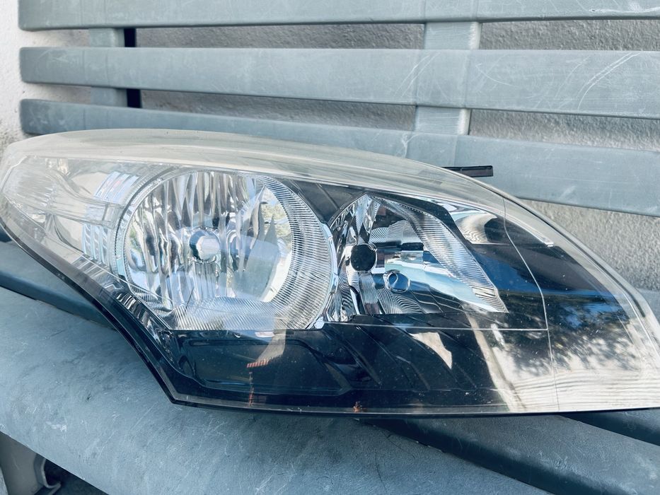 Farol Dianteiro Direito Renault Megane 3