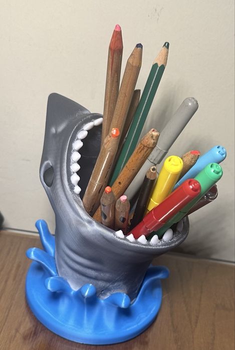 Shark-shaped pencil holder