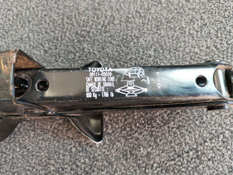 Домкрат Toyota оригінал